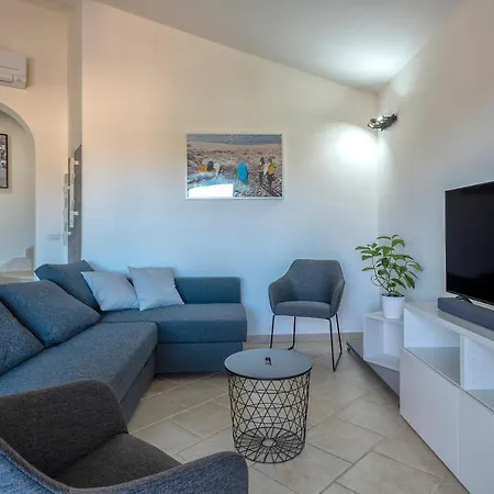 House Of Lens Apartment